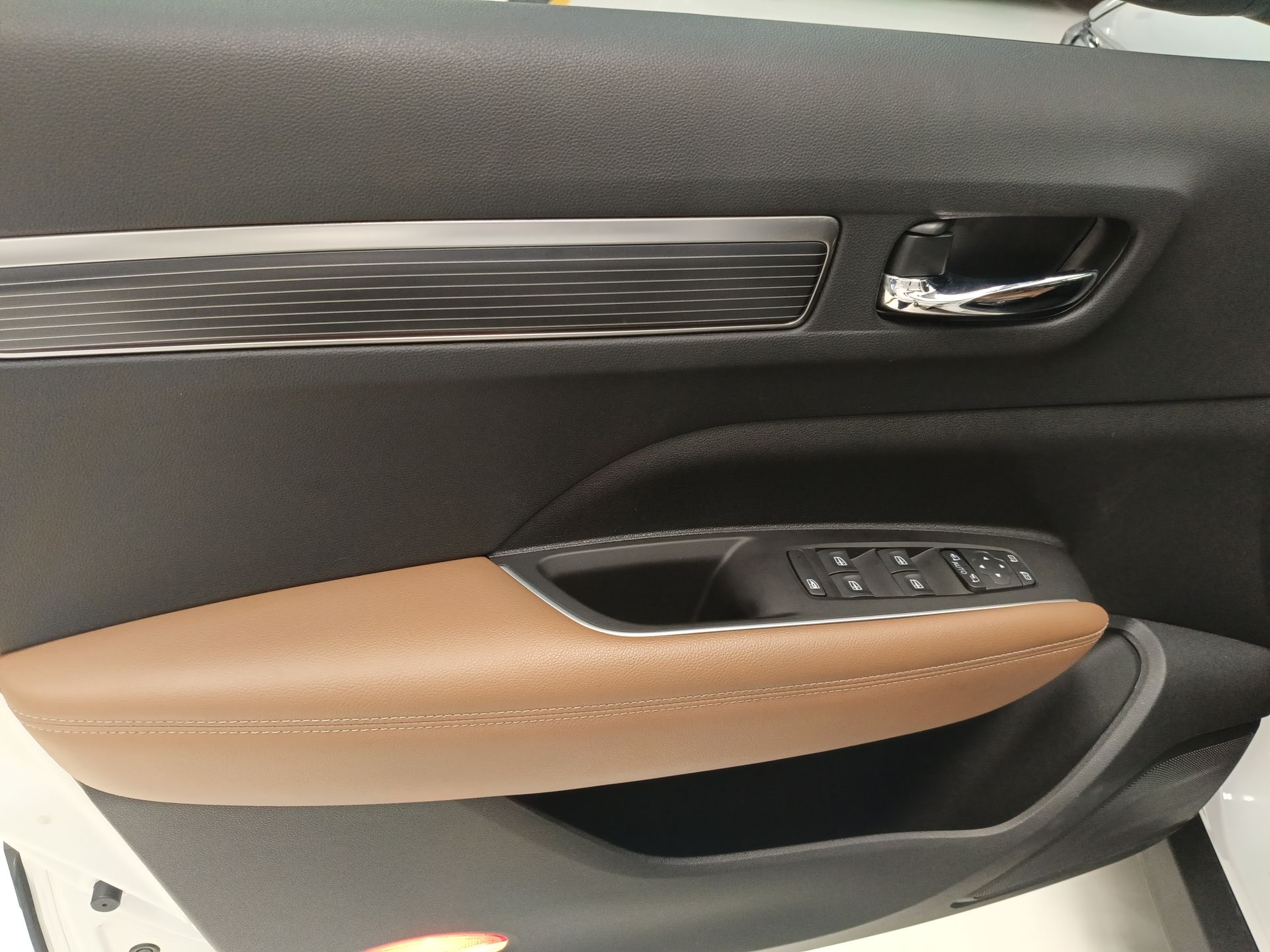 2023 RENAULT KOLEOS ICONIC