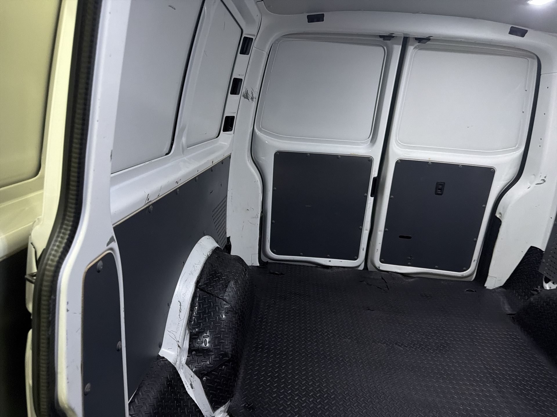 2022 Volkswagen TRANSPORTER DIESEL PANEL 6.1 CARGO VAN MT
