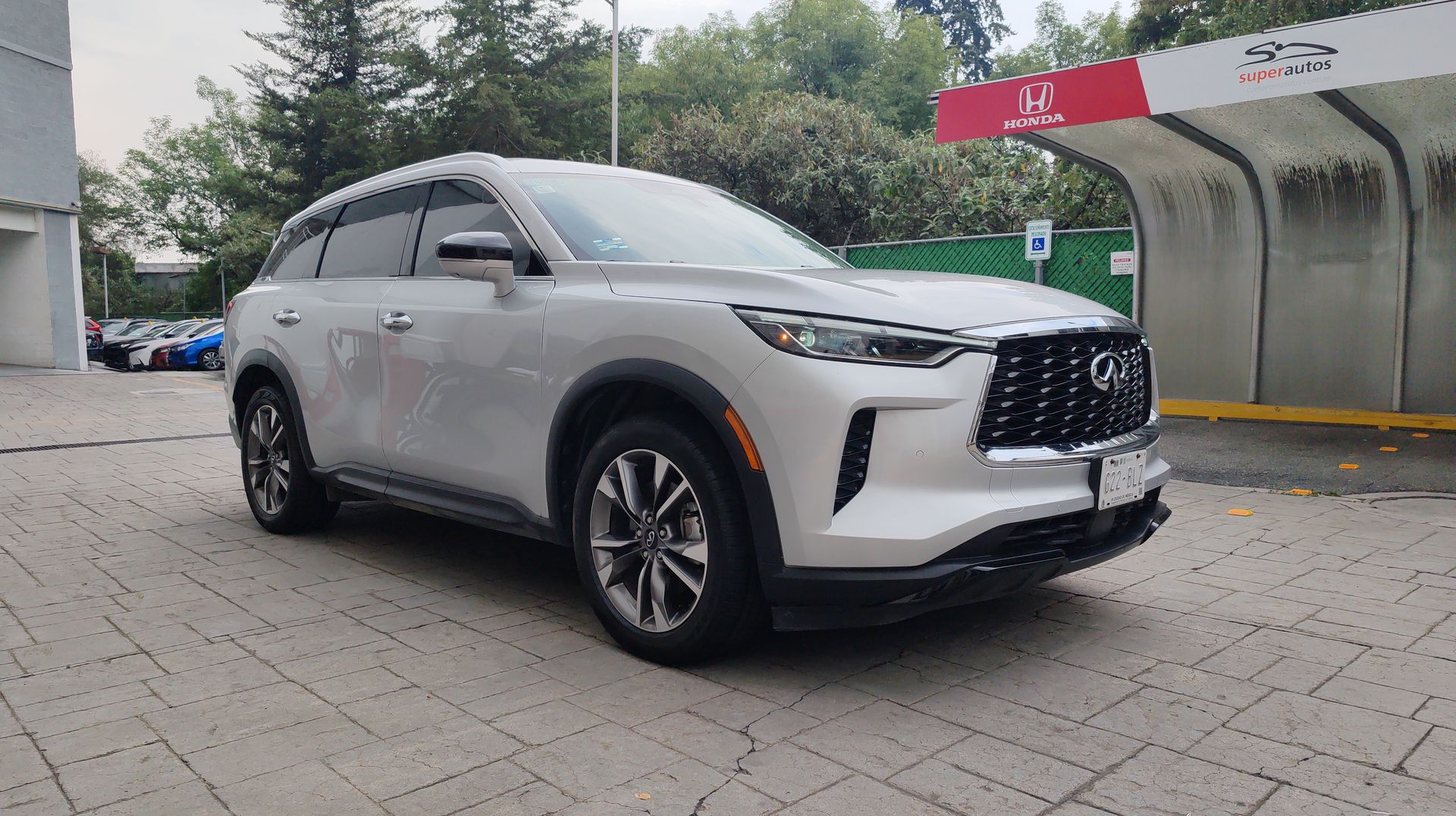 2023 Nissan INFINITI 3.5L LUXE AWD 23