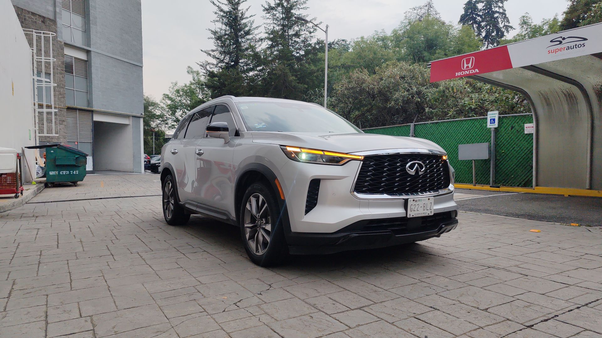 2023 Nissan INFINITI 3.5L LUXE AWD 23