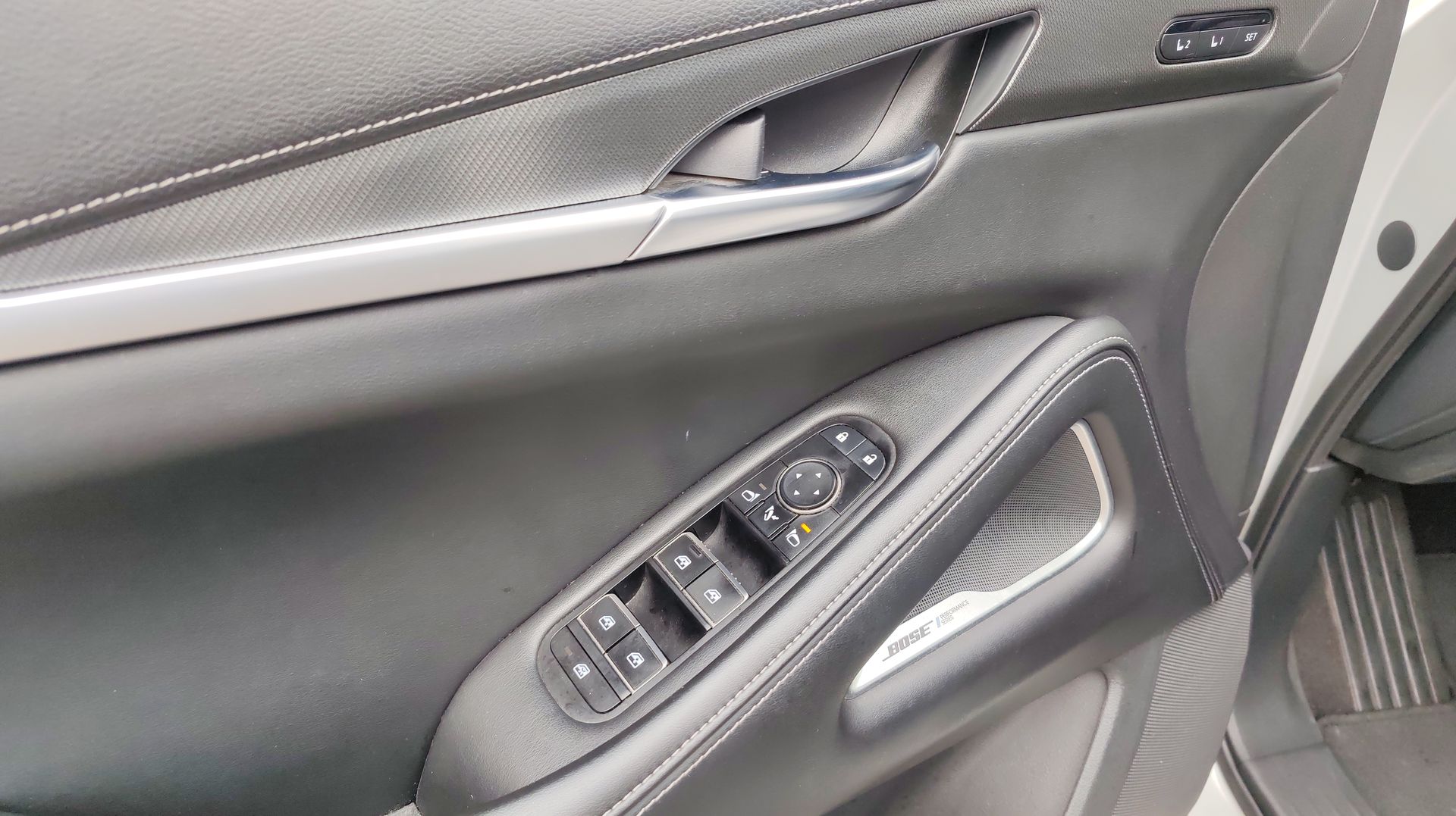 2023 Nissan INFINITI 3.5L LUXE AWD 23