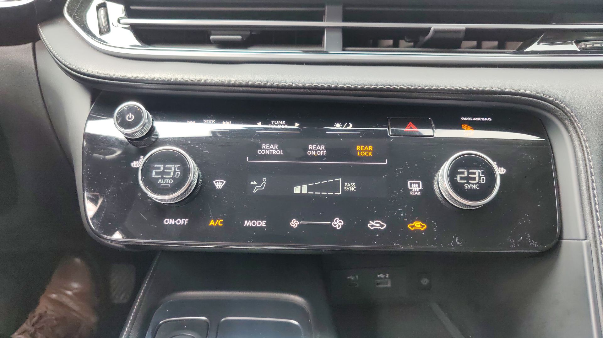 2023 Nissan INFINITI 3.5L LUXE AWD 23