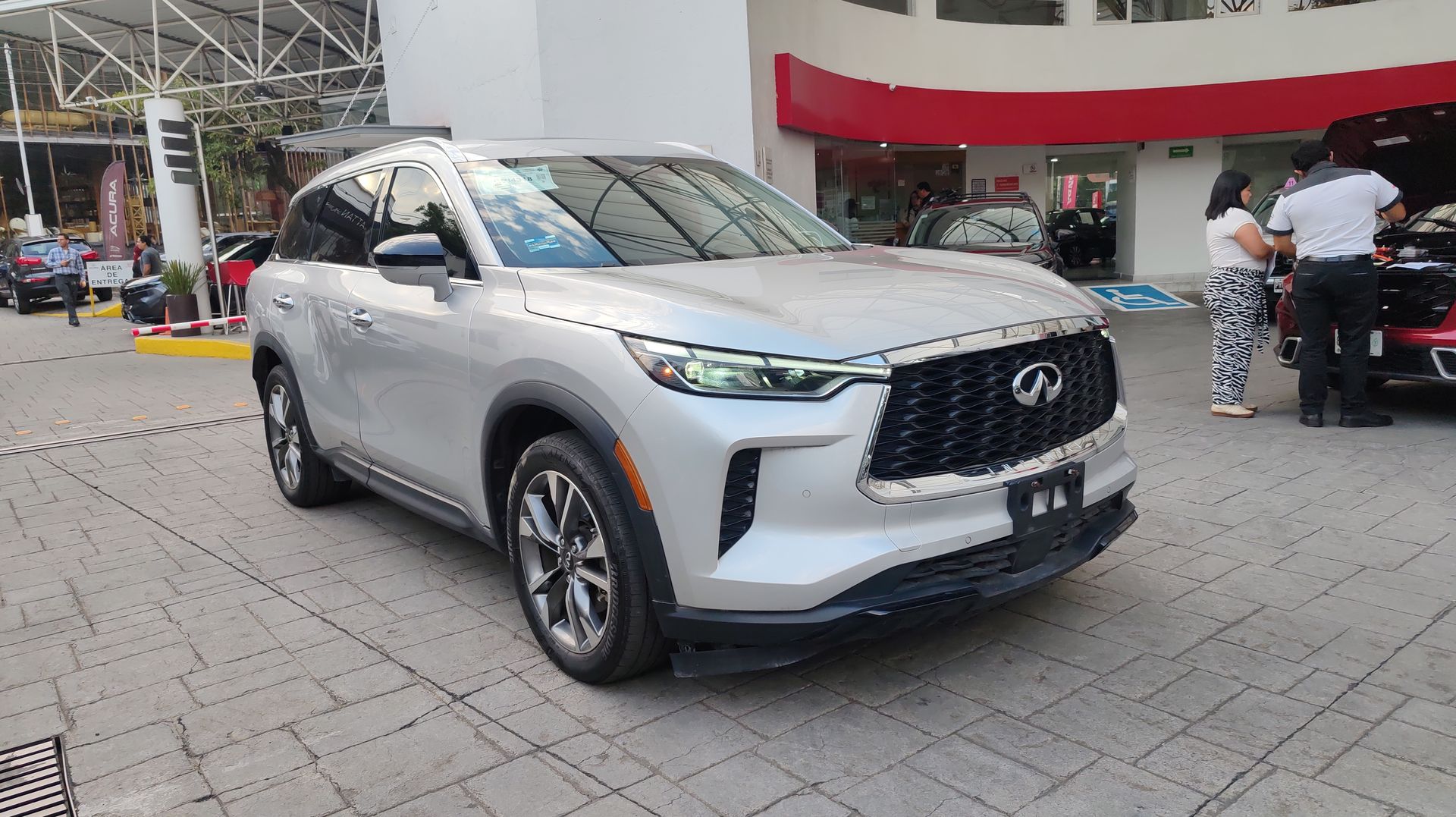 2023 INFINITI QX60 3.5L LUXE AWD 23