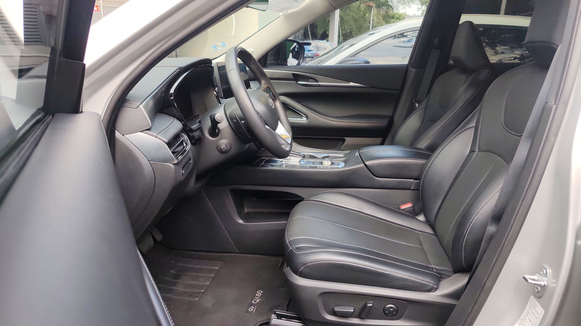 2023 INFINITI QX60 3.5L LUXE AWD 23