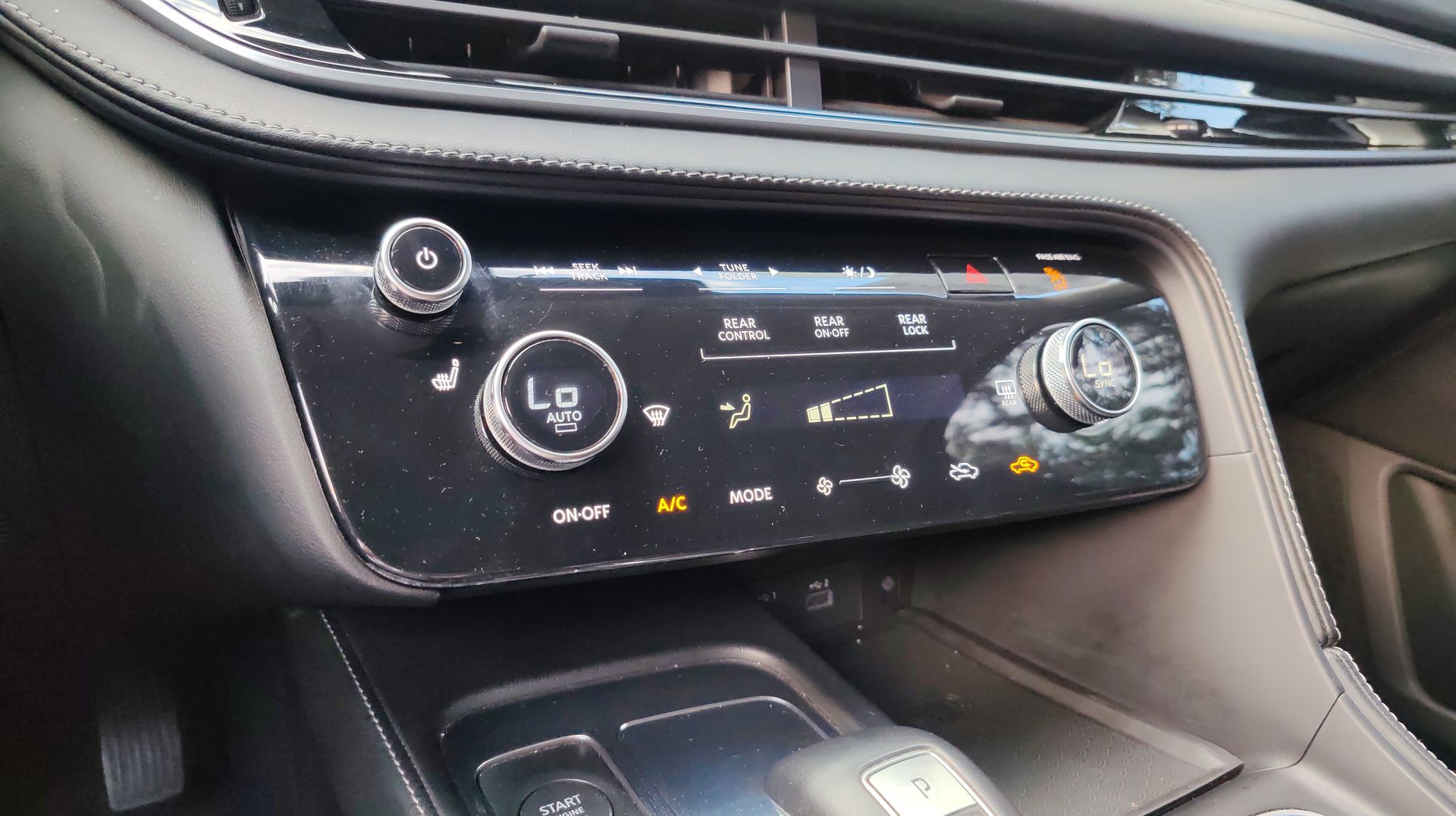 2023 INFINITI QX60 3.5L LUXE AWD 23