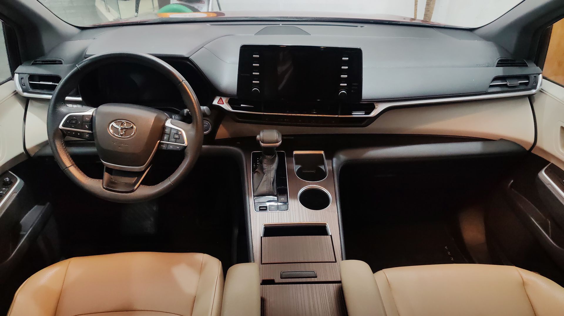 2022 Toyota SIENNA XLE PIEL