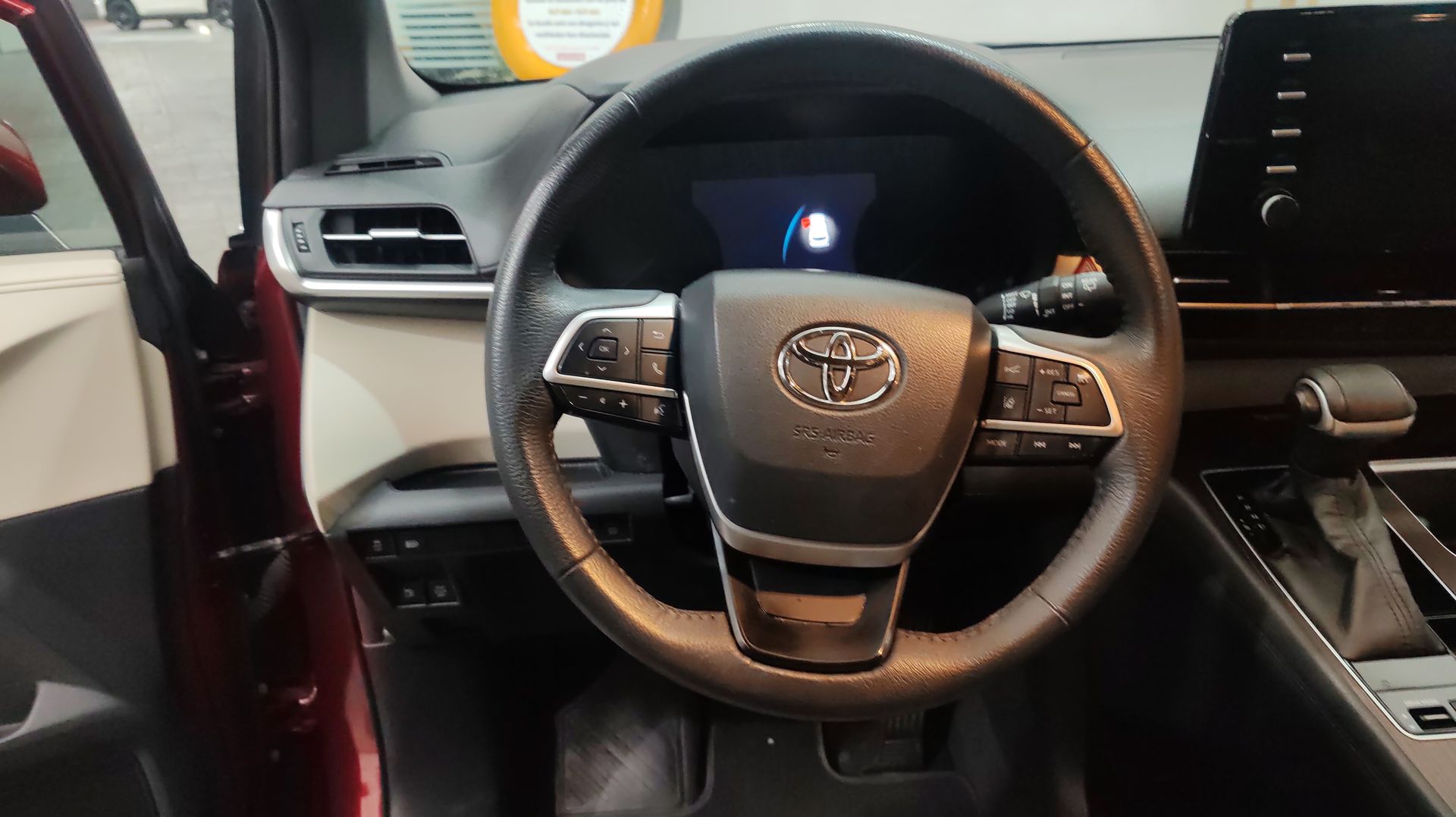 2022 Toyota SIENNA XLE PIEL