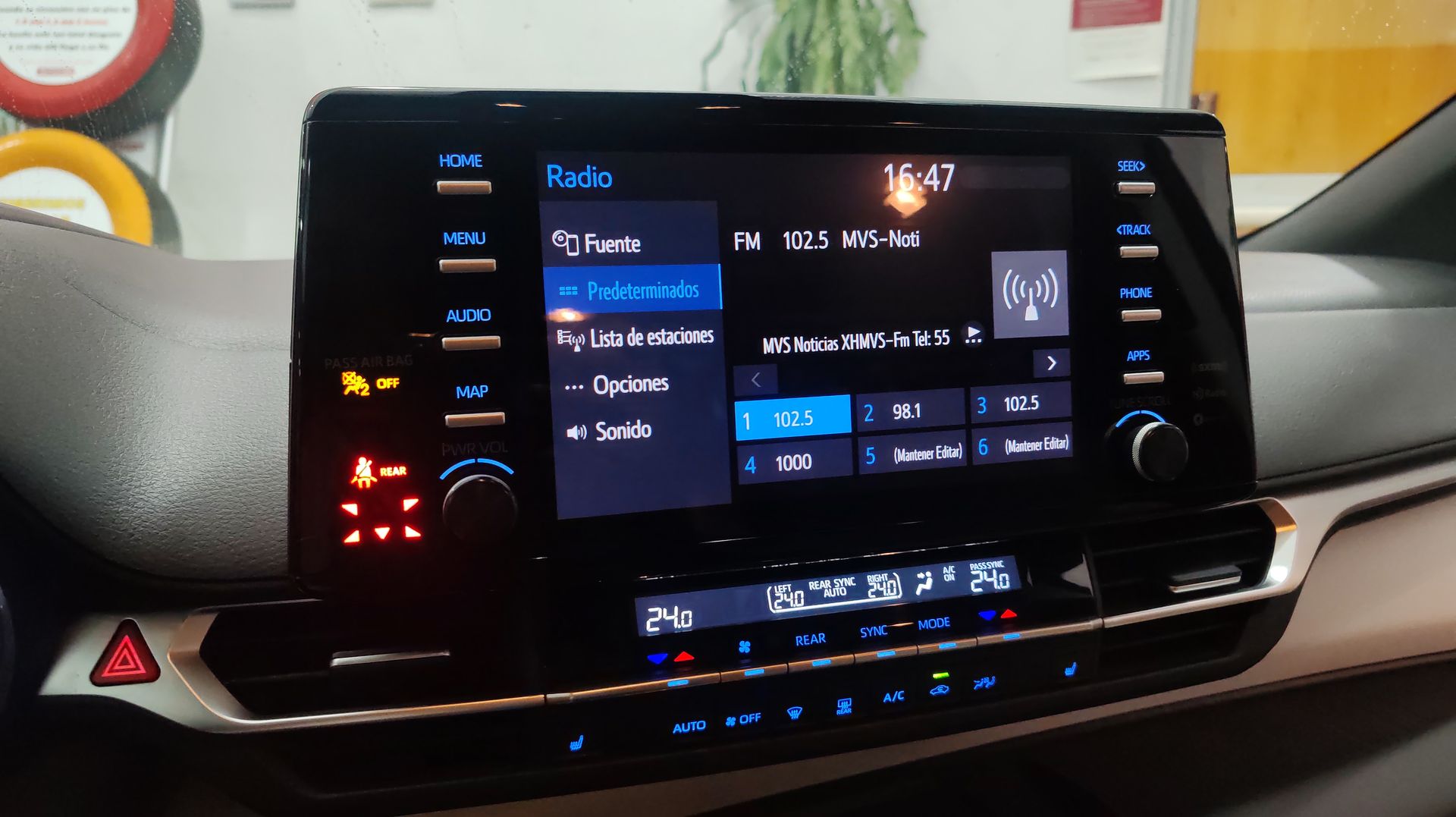 2022 Toyota SIENNA XLE PIEL