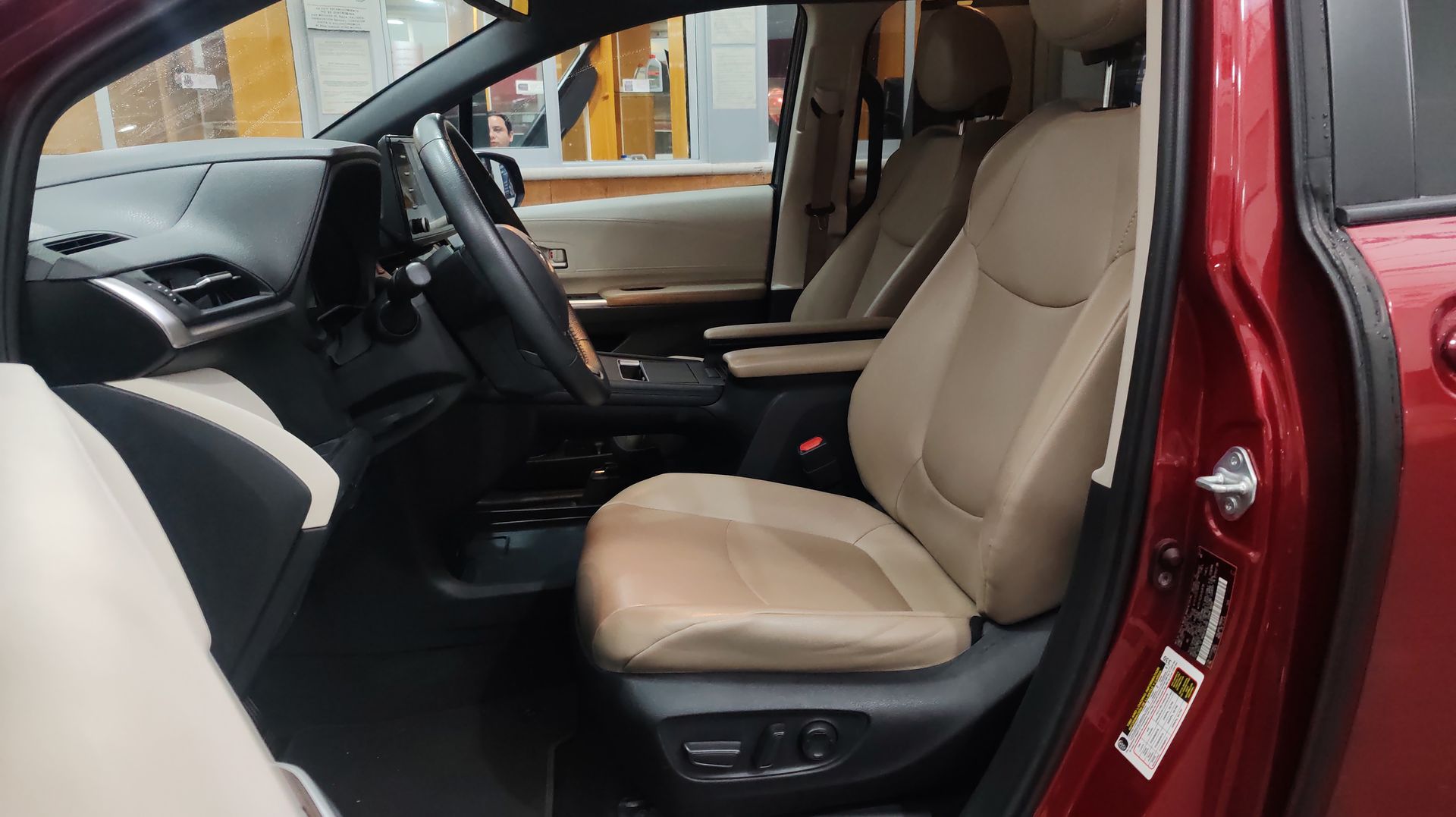 2022 Toyota SIENNA XLE PIEL