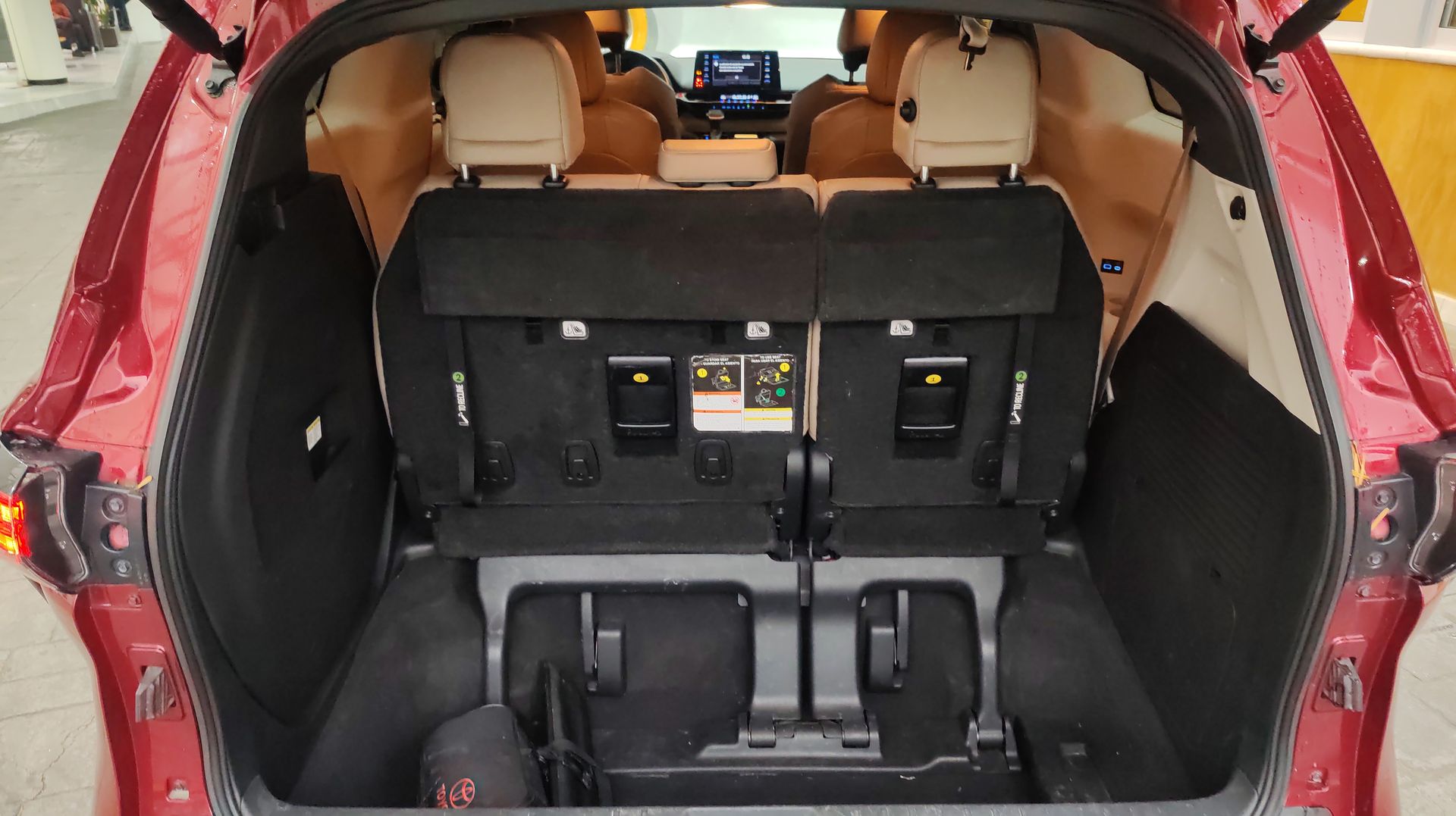 2022 Toyota SIENNA XLE PIEL