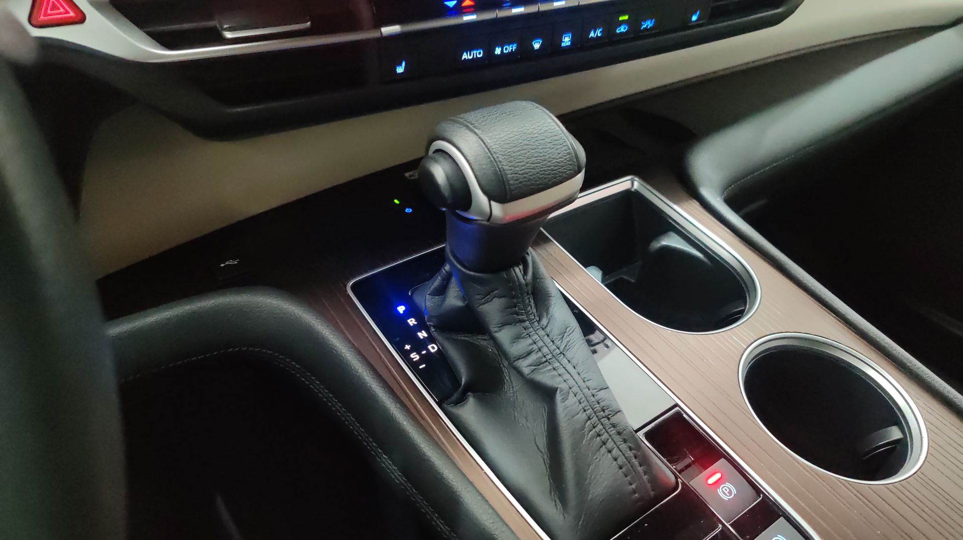 2022 Toyota SIENNA XLE PIEL