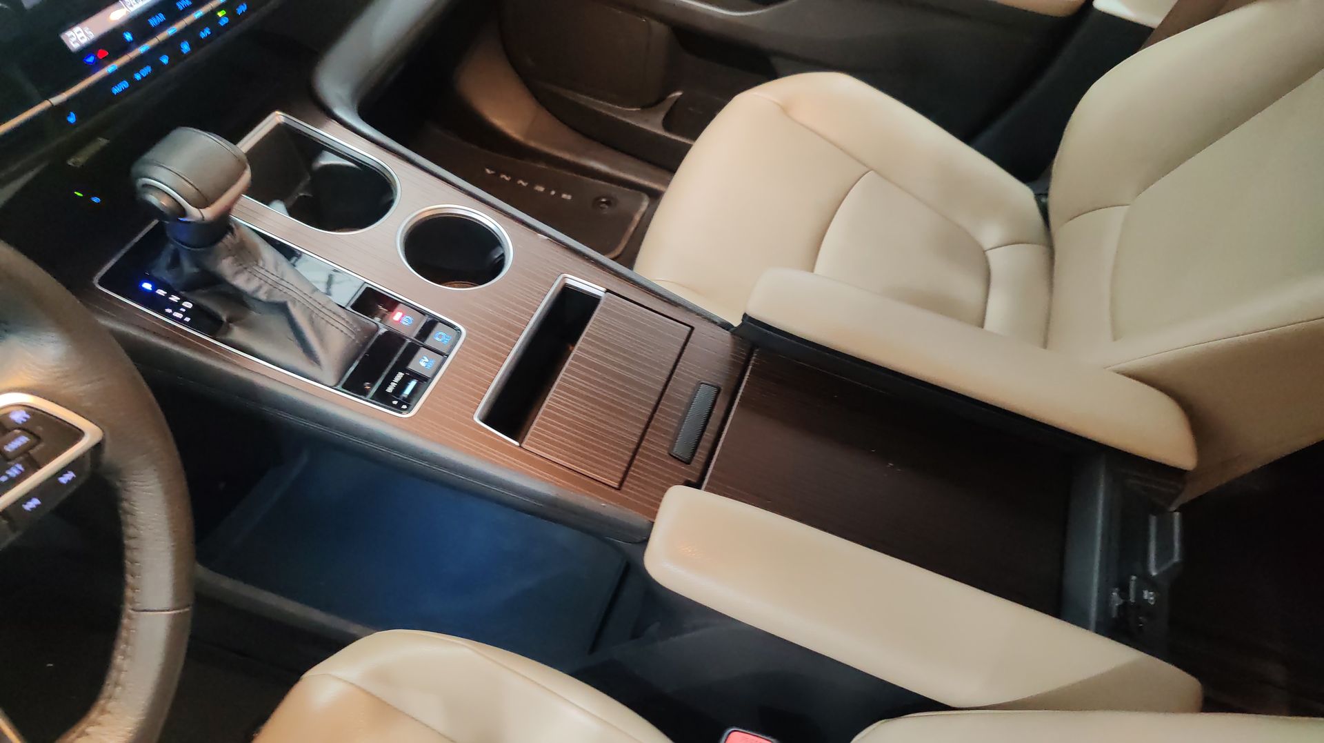 2022 Toyota SIENNA XLE PIEL