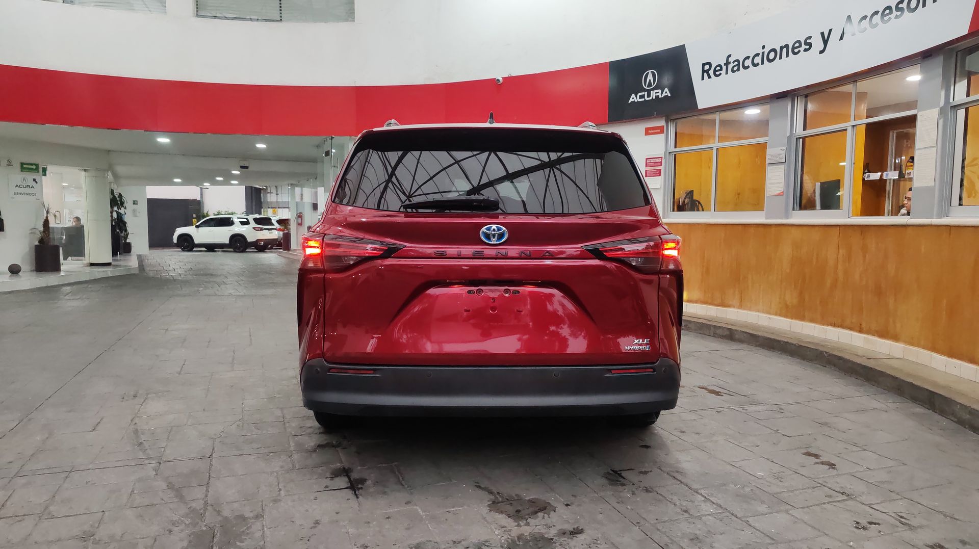 2022 Toyota SIENNA XLE PIEL