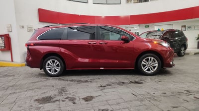2022 Toyota SIENNA XLE PIEL