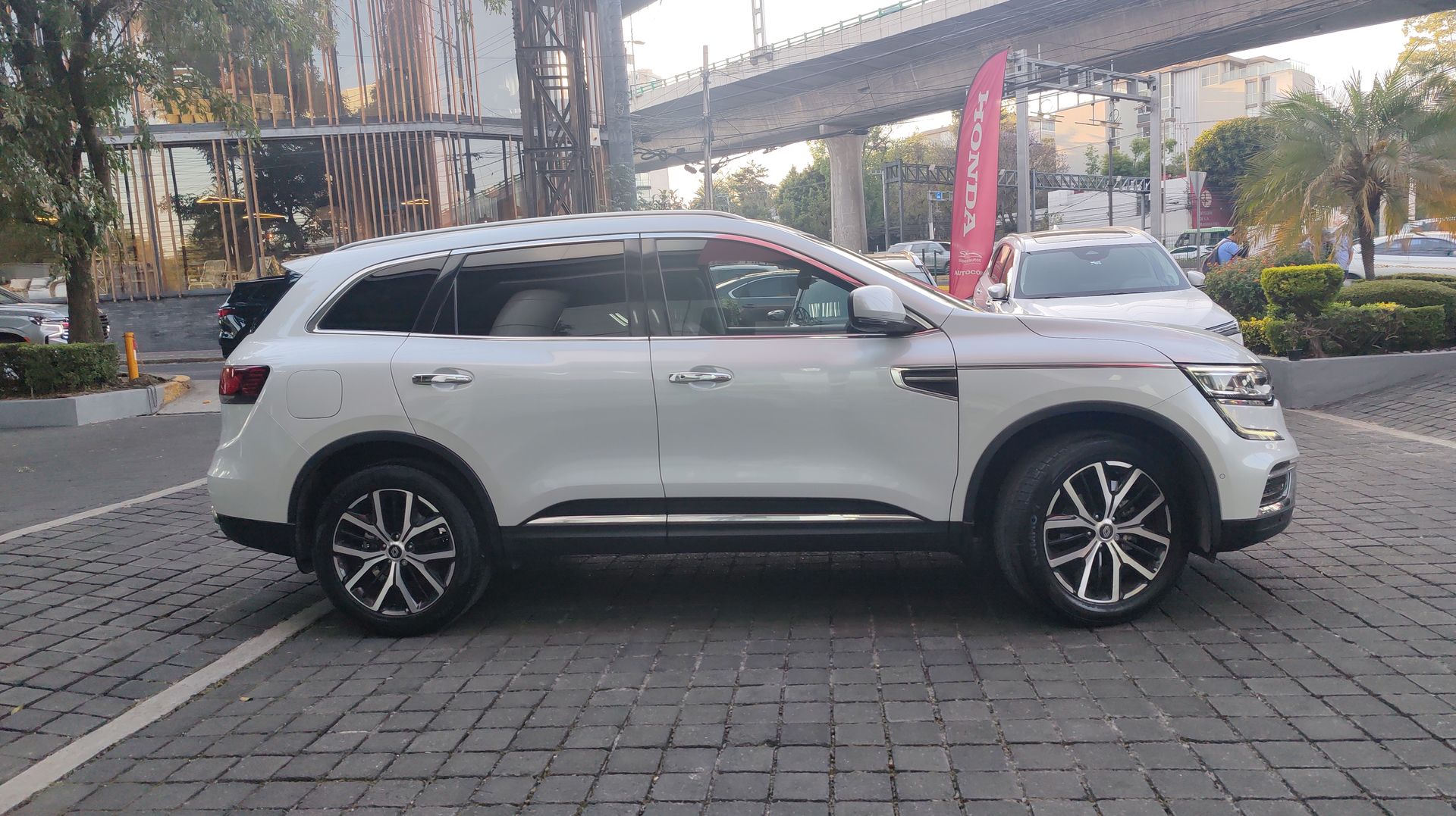 2024 RENAULT KOLEOS ICONIC
